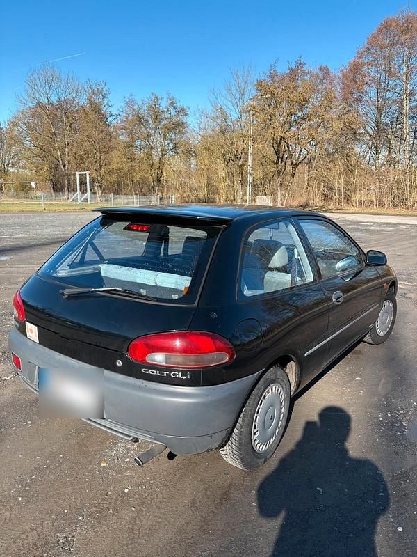 Gebraucht Mitsubishi Colt 75 PS (55 kW) 1992 Schwarz Kleinwagen