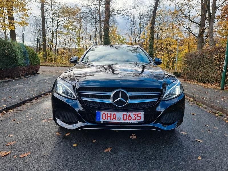 Gebraucht Mercedes C220 170 PS (125 kW) 2017 Schwarz Limousine