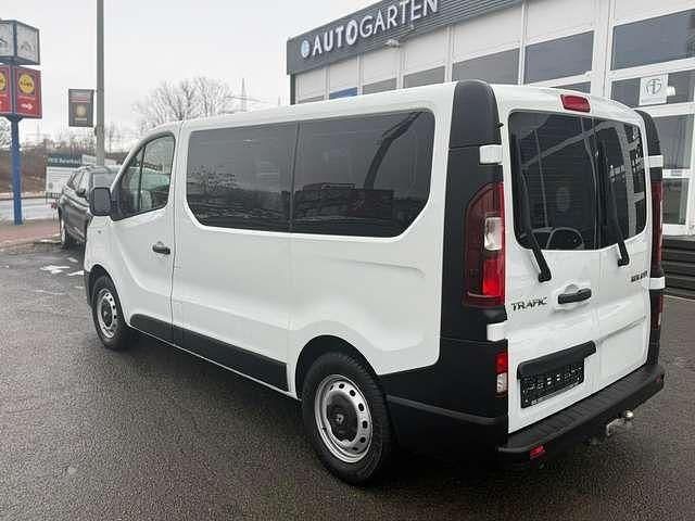 Gebraucht Renault Trafic Authentique 135 PS (99 kW) 2018 Weiß Van / Kleinbus