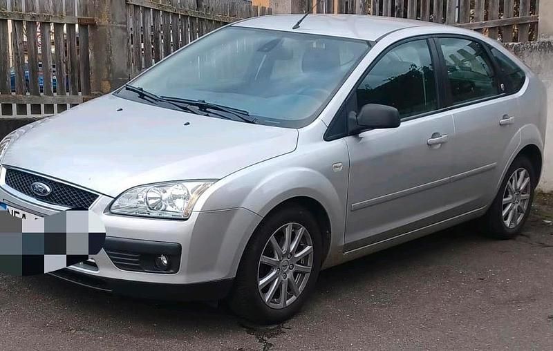 Gebraucht Ford Focus Ghia 2005 Silber Limousine