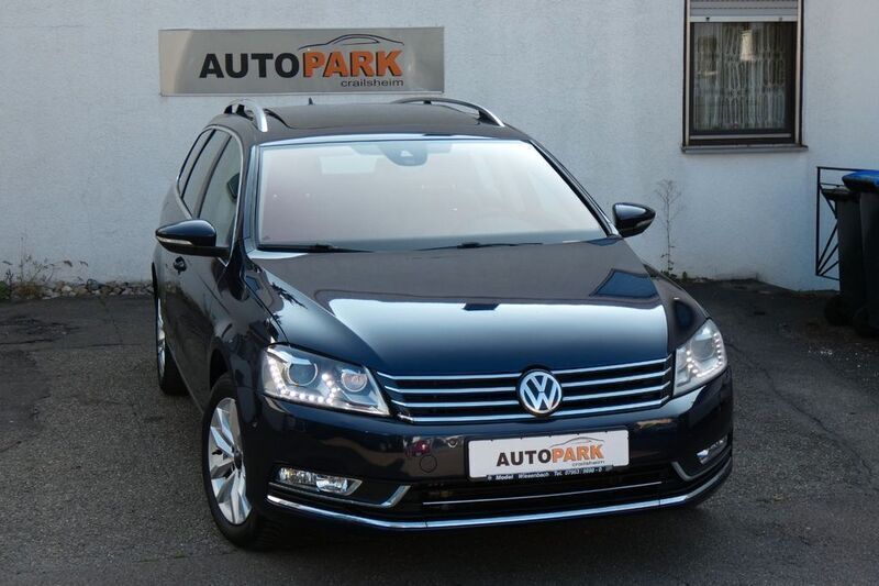 Night blue metallic (metallic) Gebraucht 2013 VW Passat Comfortline Kombi | 4.990 € (Superpreis) - Bild 1/4