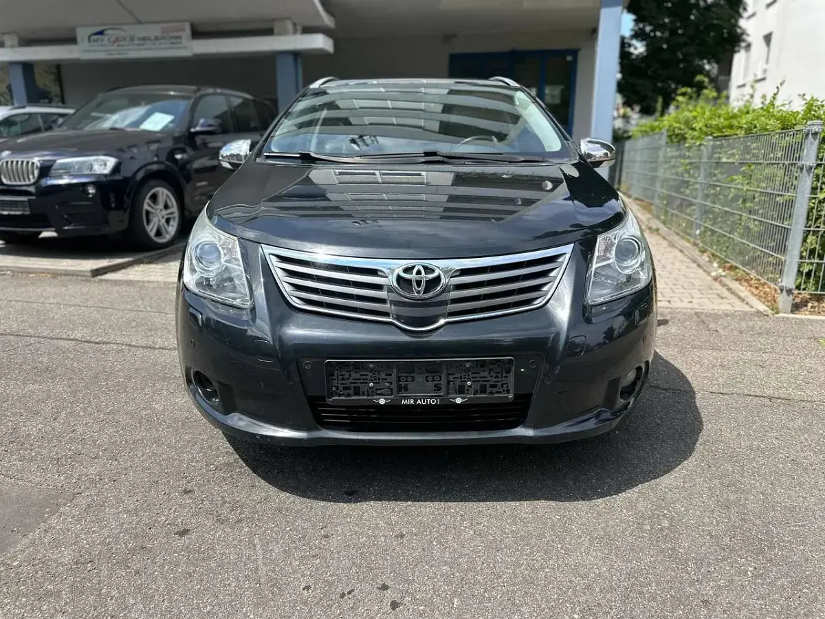 Gebraucht Toyota Avensis TEC-Edition 150 PS (110 kW) 2009 Black mica / ink Kombi