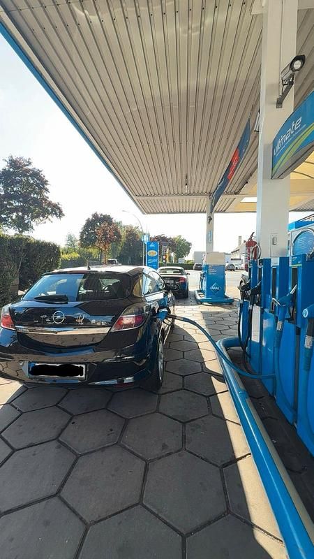 Gebraucht Opel Astra GTC 90 PS (66 kW) 2008 Schwarz Coupé