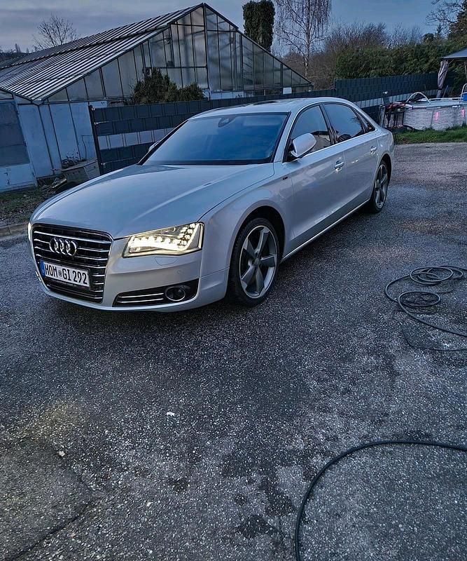 Grau Gebraucht 2013 Audi A8L Limousine | 26.500 € (Teuer) - Bild 1/4