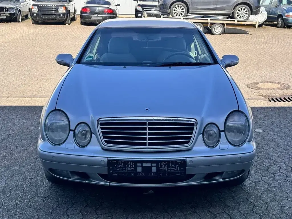 Gebraucht Mercedes CLK200 136 PS (100 kW) 2000 Silber