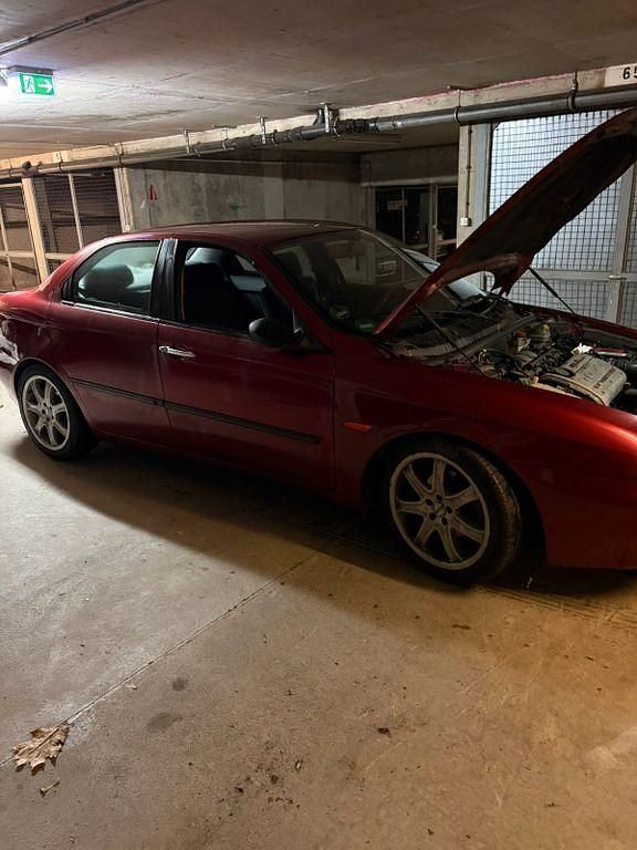 Gebraucht Alfa Romeo 156 120 PS (88 kW) 1998 Rot Limousine