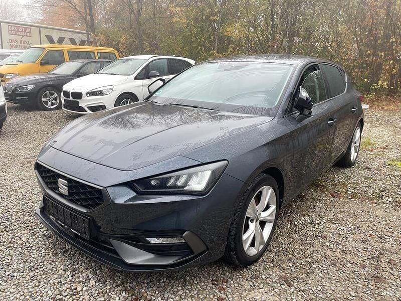 Grau Gebraucht 2021 Seat Leon FR Limousine | 18.400 € (Guter Preis) - Bild 1/4