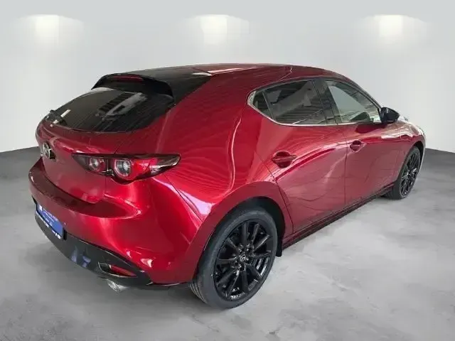 Neu Mazda 3 Homura-Line 186 PS (136 kW) 2026 Soul red crystal m (rot) Limousine