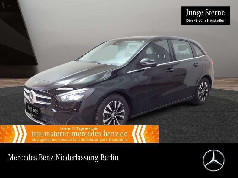 Schwarz Gebraucht 2021 Mercedes B180 Style Van / Kleinbus | 23.890 € (Fairer Preis) - Bild 1/3