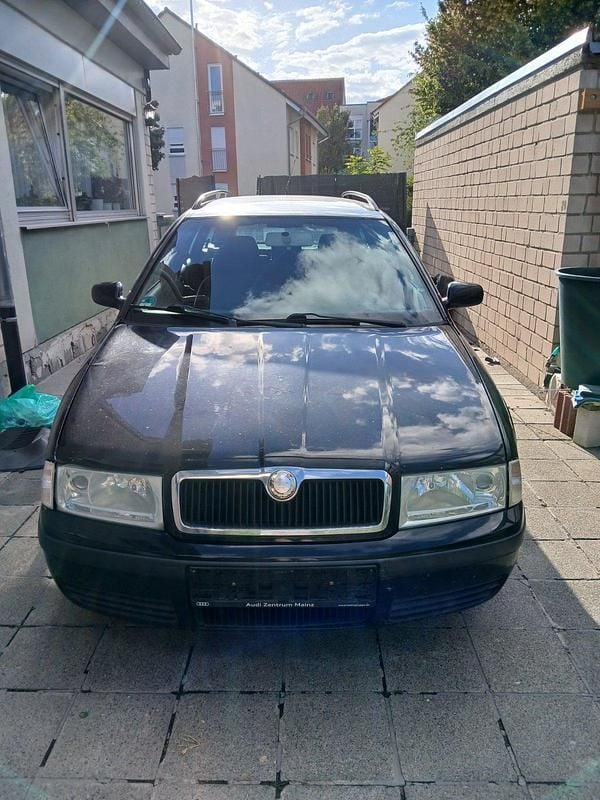 Schwarz Gebraucht 2006 Skoda Octavia Kombi | 750 € (Superpreis) - Bild 1/4