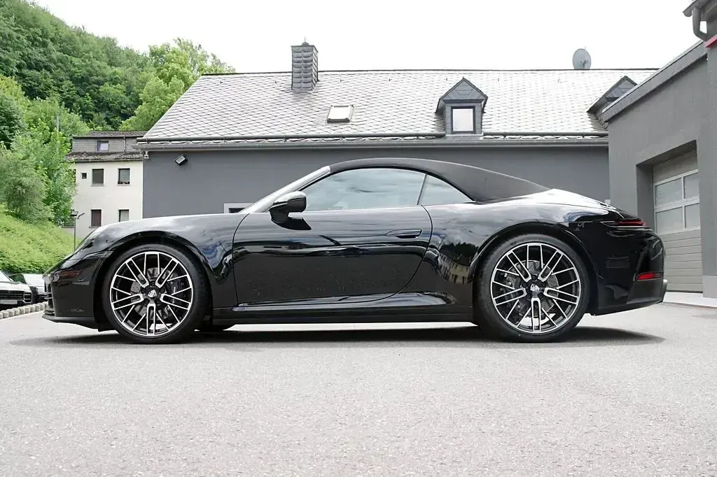 Gebraucht Porsche 992 Chrono 394 PS (289 kW) 2026 Schwarz Cabrio