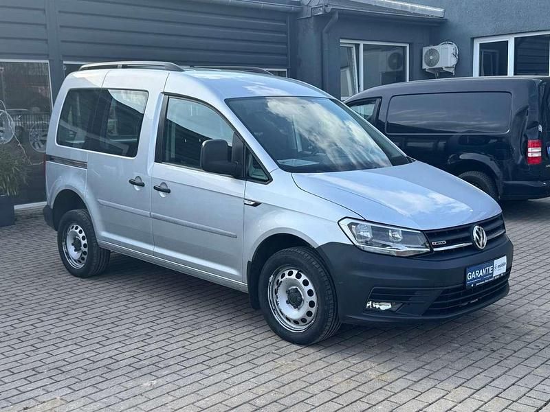 Usata VW Caddy 122 CV (89 kW) 2017 Argento Monovolume