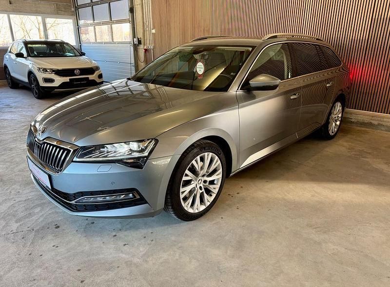 Gebraucht Skoda Superb 190 PS (139 kW) 2019 Grau Kombi