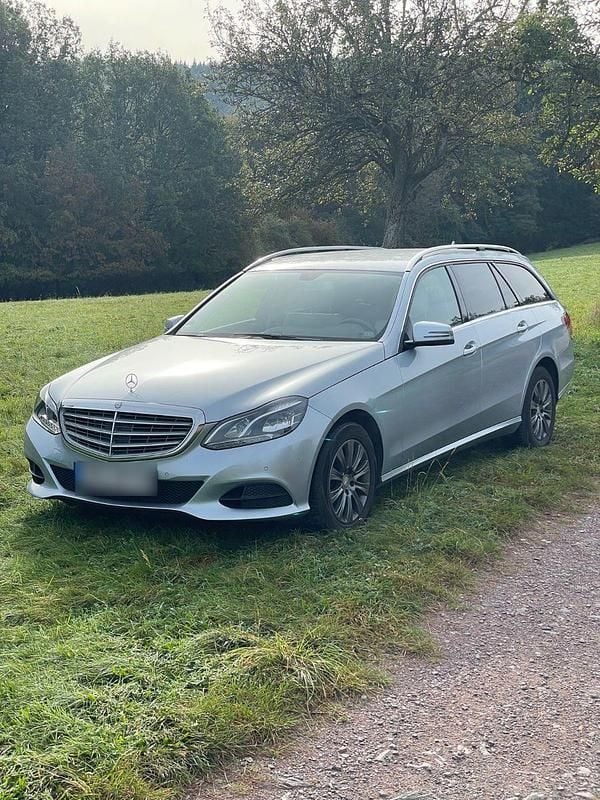 Gebraucht Mercedes E200 136 PS (100 kW) 2015 Blau Kombi