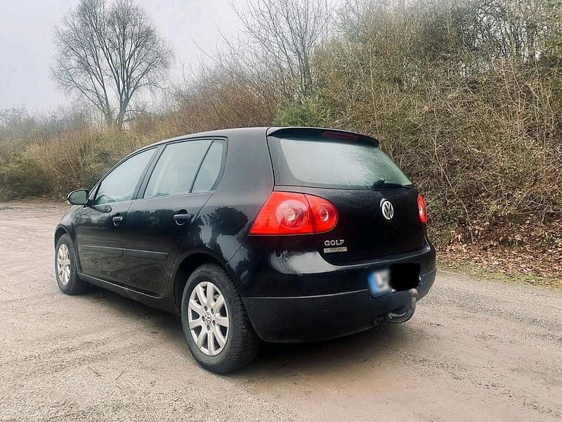 Gebraucht VW Golf IV 75 PS (55 kW) 2005 Schwarz Kleinwagen
