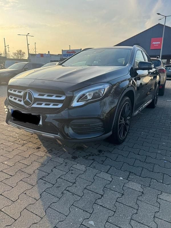 Gebraucht Mercedes GLA250 AMG line 211 PS (155 kW) 2017 Schwarz SUV