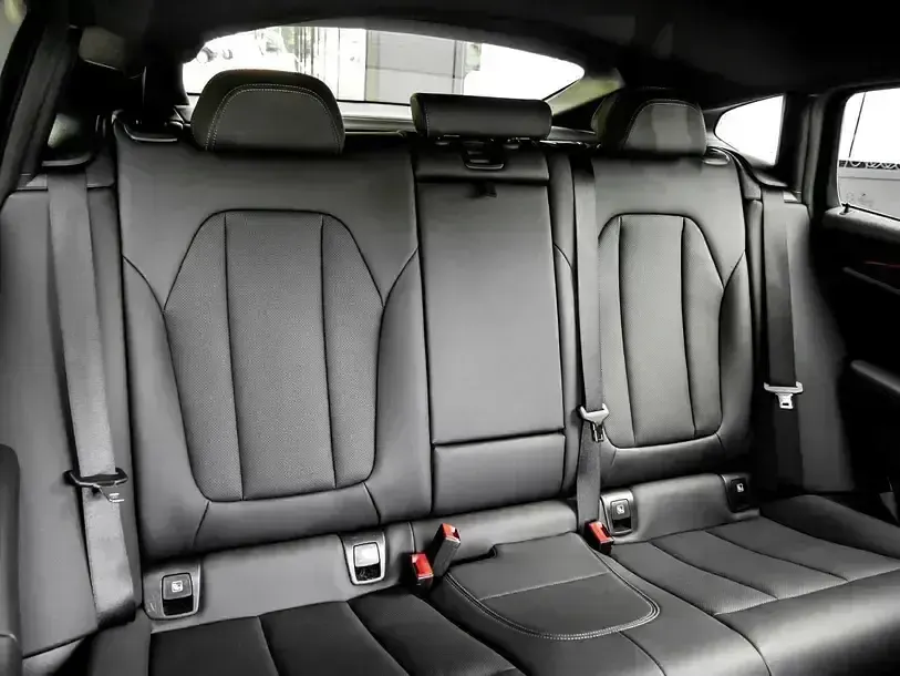 Gebraucht BMW X4 M Sport 184 PS (135 kW) 2022 Schwarz SUV