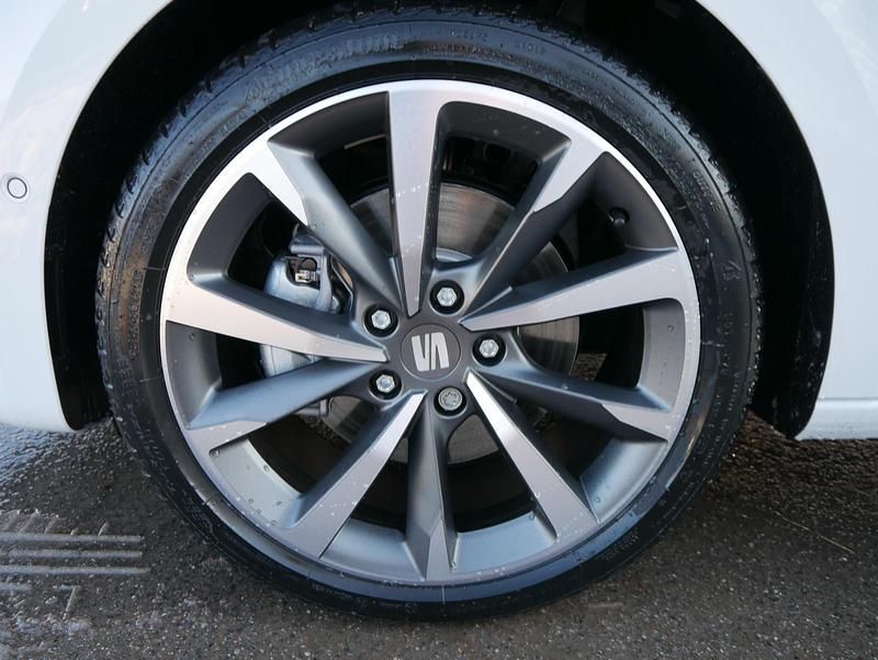 Neu Seat Leon FR 2025 Nevadaweiß metallic Kombi