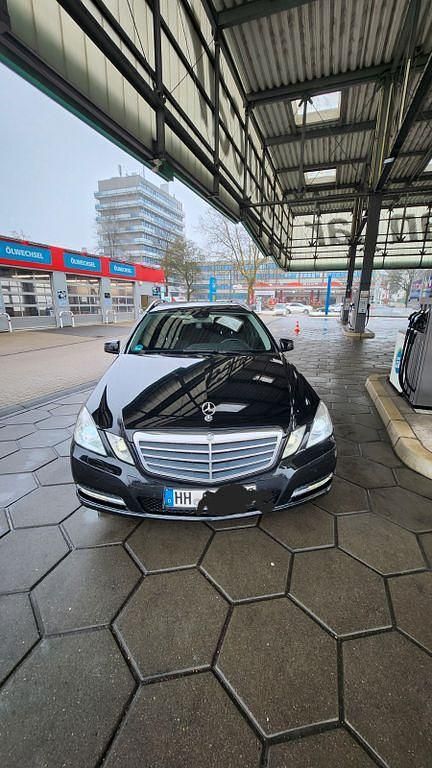 Gebraucht Mercedes E200 136 PS (100 kW) 2012 Schwarz Kombi