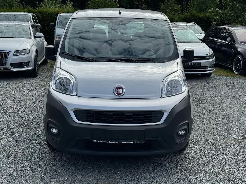 Gebraucht Fiat Fiorino 80 PS (58 kW) 2016 Silber Van / Kleinbus
