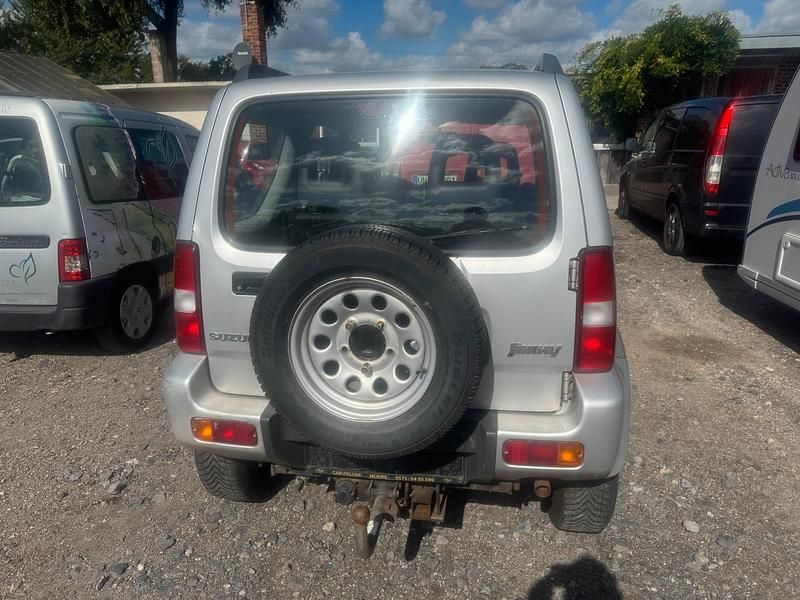 Silber Gebraucht 2010 Suzuki Jimny SUV | 6.500 € (Superpreis) - Bild 1/4