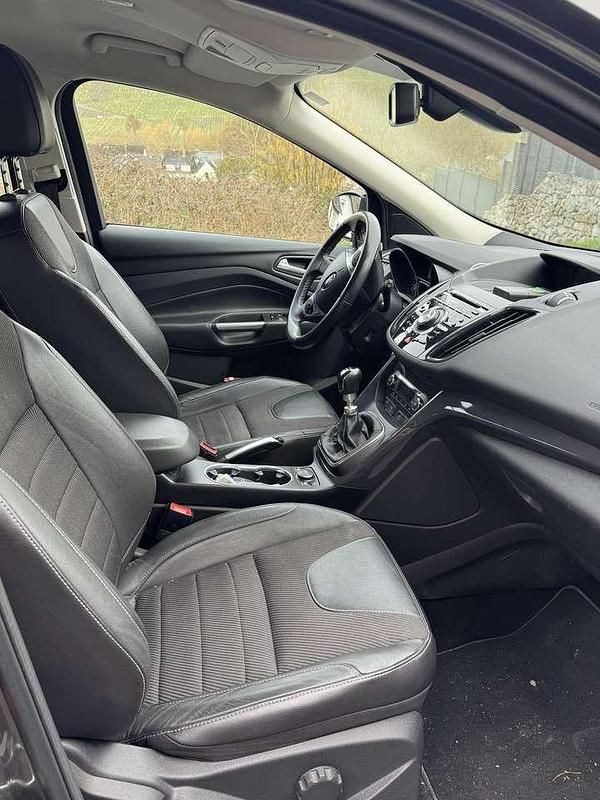 Gebraucht Ford Kuga Individual 140 PS (102 kW) 2014 Grau SUV