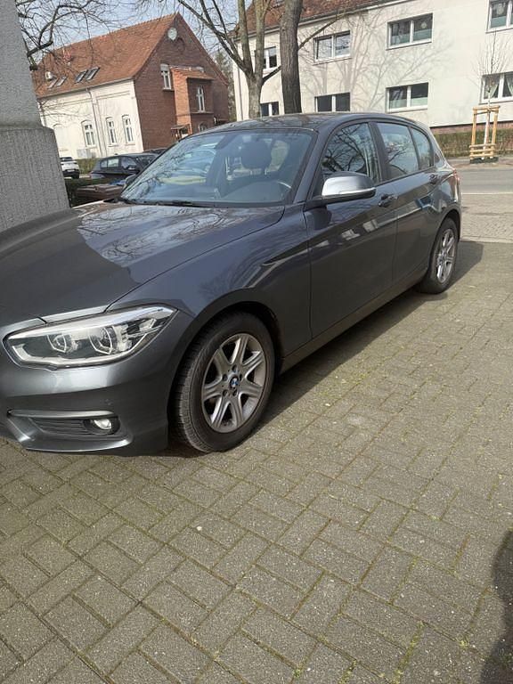 Gebraucht BMW 116 Advantage 109 PS (80 kW) 2019 Grau Kleinwagen