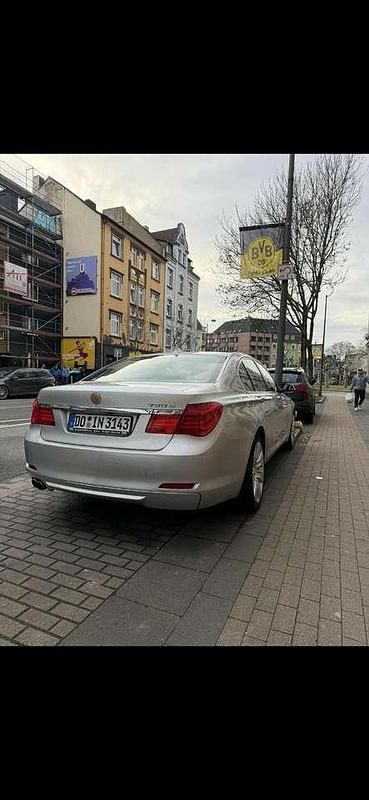 Gebraucht BMW 730 245 PS (180 kW) 2009 Grau Limousine