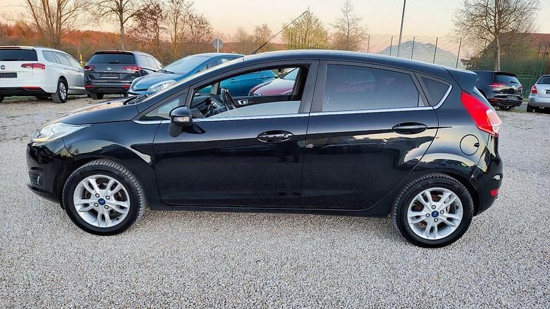 Gebraucht Ford Fiesta Titanium 95 PS (69 kW) 2016 Schwarz Kleinwagen
