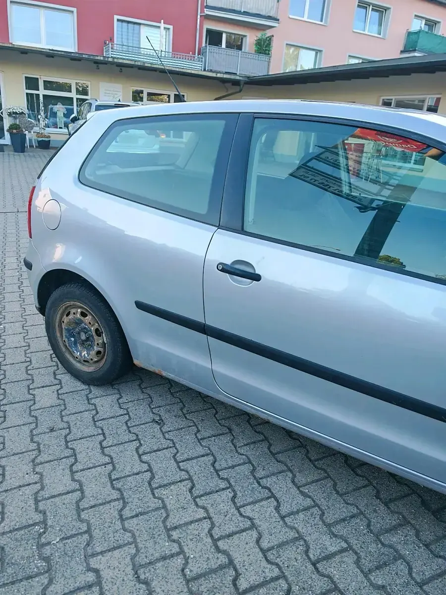 Gebraucht VW Polo 75 PS (55 kW) 2003 Silber Kleinwagen