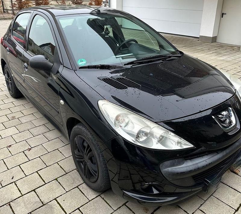 Schwarz Gebraucht 2011 Peugeot 206+ Kleinwagen | 3.500 € (Fairer Preis) - Bild 1/4