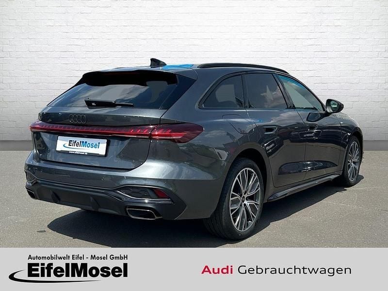 Neu Audi A5 Sport 150 PS (110 kW) 2025 Grau Coupé