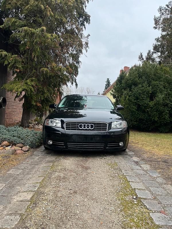 Second-hand Audi A3 Ambition 102 CP (75 kW) 2003 Negru Hatchback