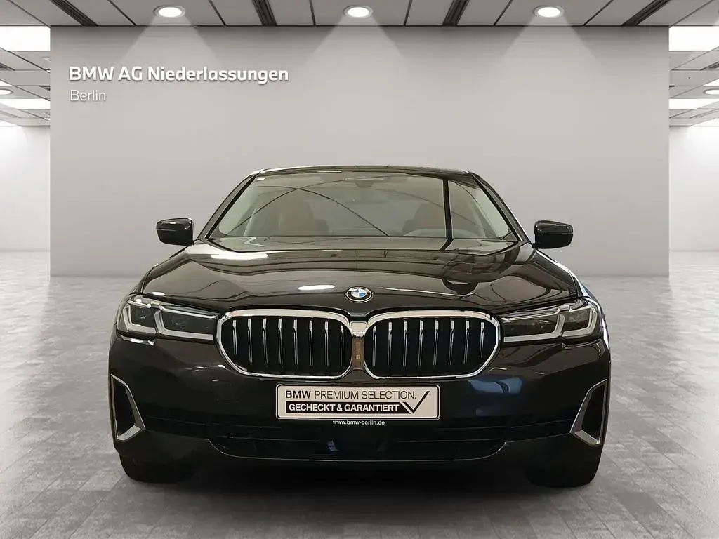 Gebraucht BMW 540 Sport Line 333 PS (244 kW) 2023 Grau Limousine