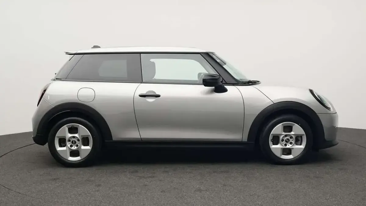 Gebraucht Mini Cooper S Classic 204 PS (150 kW) 2025 Grau Kleinwagen