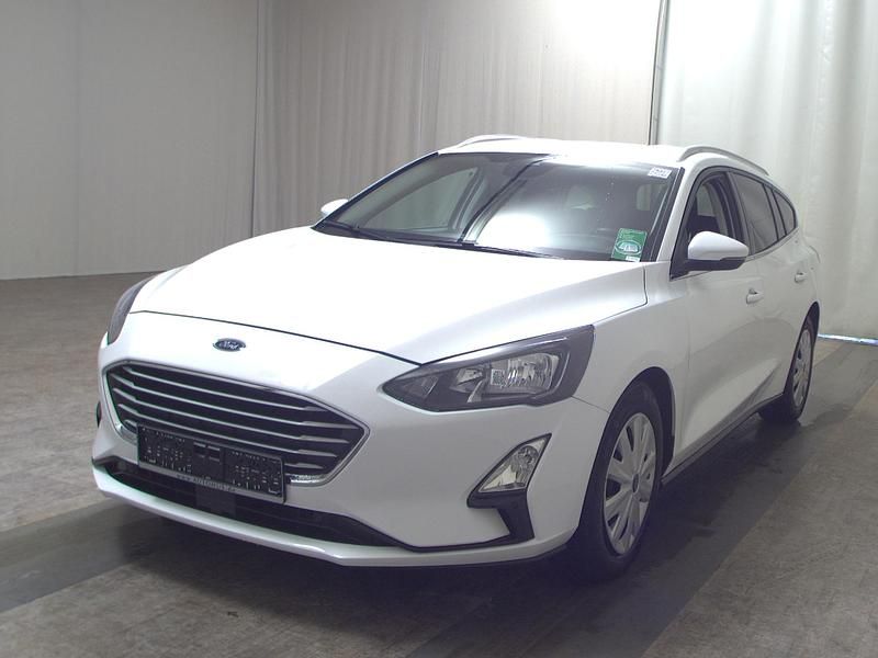 Usado Ford Focus Cool & Connect 101 HP (74 kW) 2019 Branco Sedan
