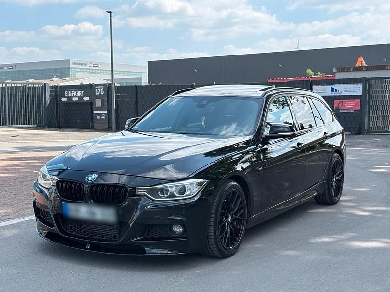 Schwarz Gebraucht 2014 BMW 330 Kombi | 10.000 € (Superpreis) - Bild 1/4
