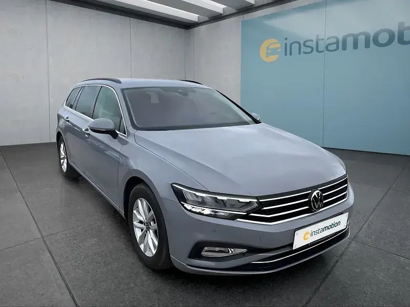 Gebraucht VW Passat 150 PS (110 kW) 2022 Grau Kombi