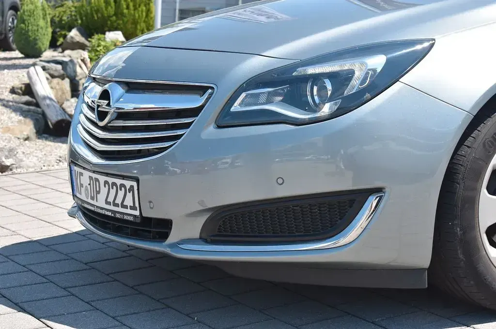 Gebraucht Opel Insignia Edition 131 PS (96 kW) 2015 Silber Kombi