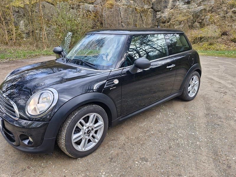Gebraucht Mini ONE 98 PS (72 kW) 2011 Schwarz Kleinwagen