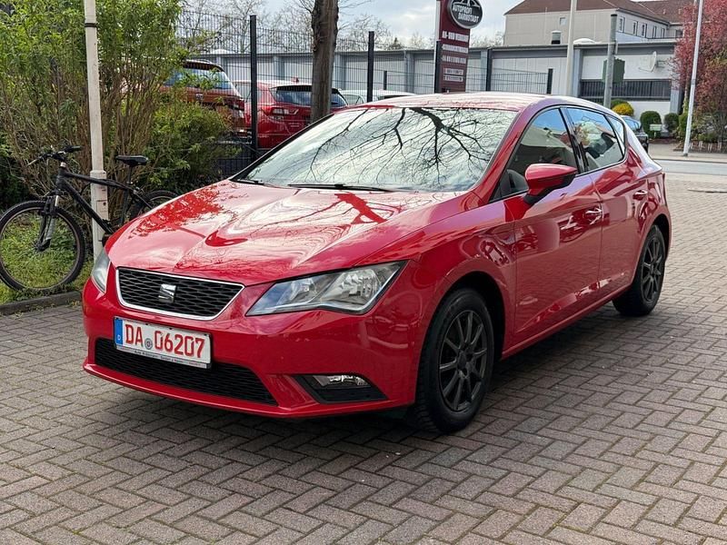 Gebraucht Seat Leon Style 105 PS (77 kW) 2013 "emocion" rot Kleinwagen