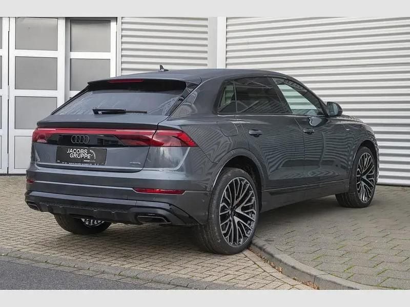 Nowe Audi Q8 Ambiente 489 KM (359 kW) 2025 Szary SUV