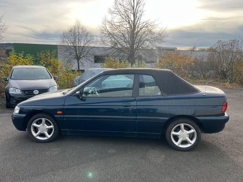 Gebraucht Ford Escort Cabriolet 116 PS (85 kW) 1996 Blau Cabrio