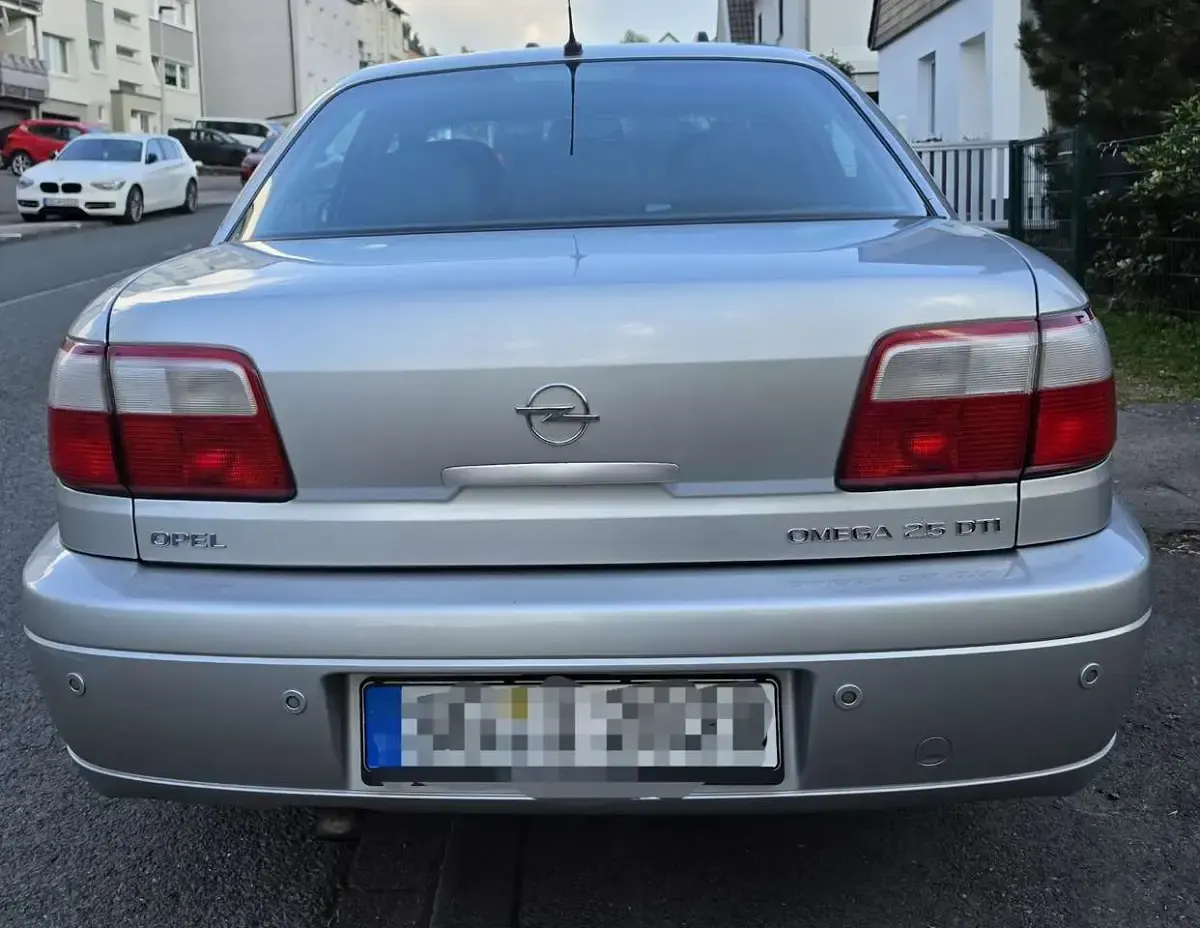 Gebraucht Opel Omega Design Edition 150 PS (110 kW) 2002 Silber Limousine