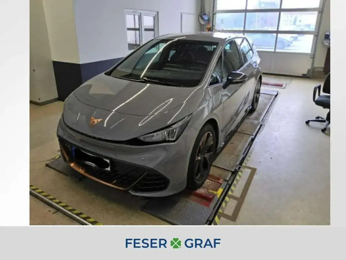 Second-hand Cupra Born 150 kW (204 CP) 2024 Gri Hatchback