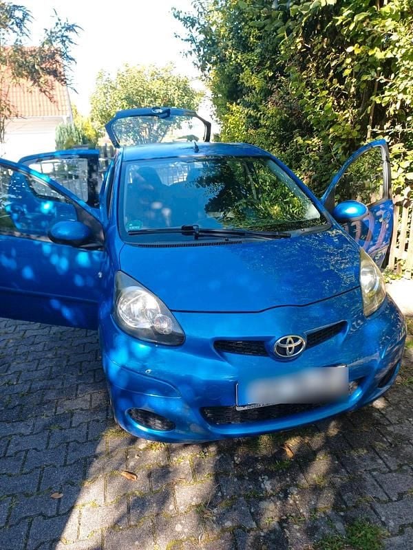 Blau Gebraucht 2010 Toyota Aygo Cool Kleinwagen | 2.300 € (Guter Preis) - Bild 1/4