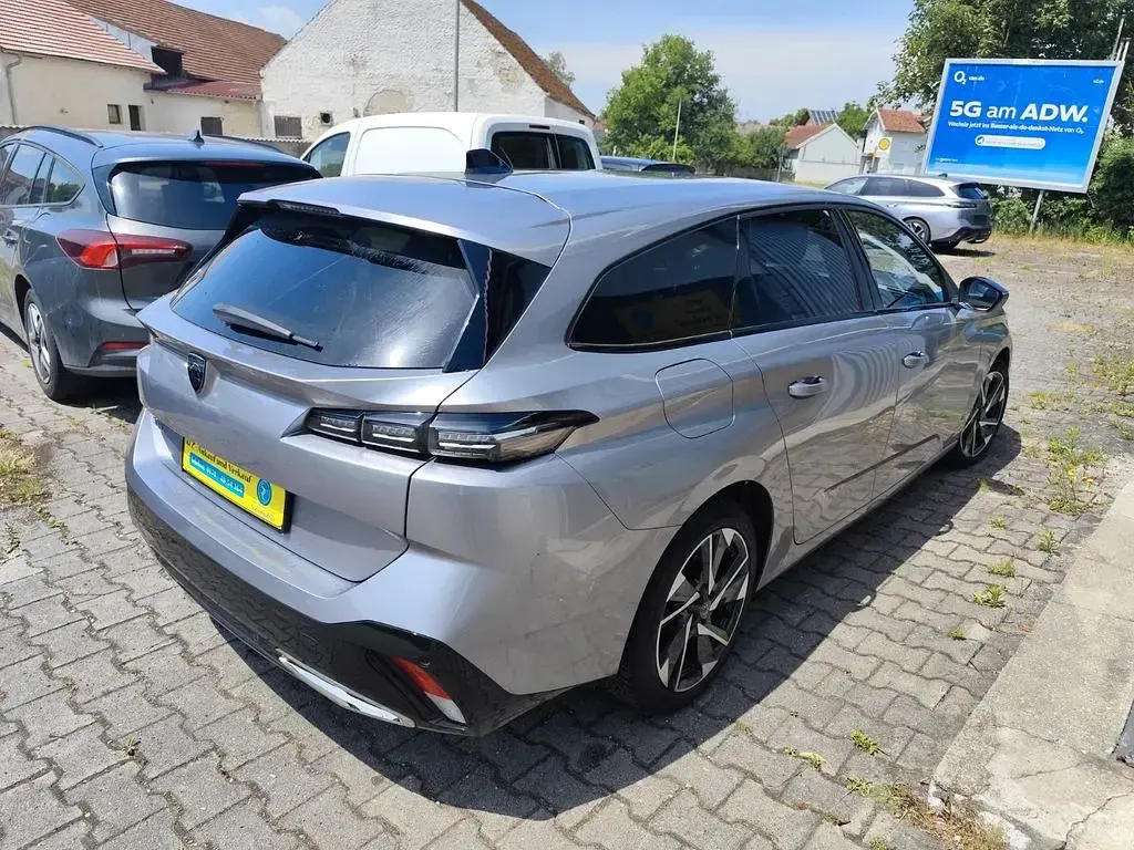 Gebraucht Peugeot 308 SW Allure 131 PS (96 kW) 2022 Grau Kombi
