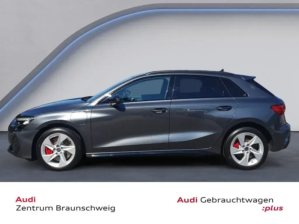 Gebraucht Audi A3 S-Line 272 PS (200 kW) 2025 Grau Limousine