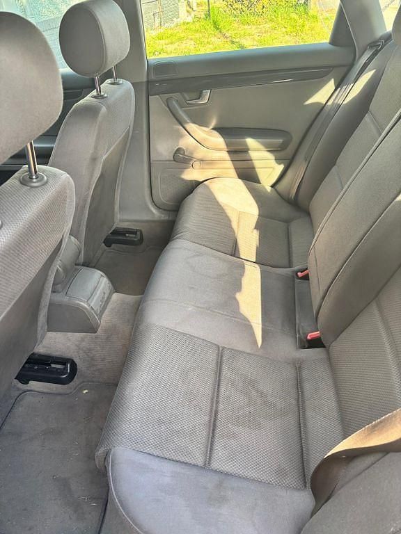 Usata Audi A4 102 CV (75 kW) 2003 Grigio Berlina