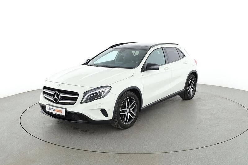 Weiß Gebraucht 2017 Mercedes GLA180 Urban SUV | 18.030 € (Fairer Preis) - Bild 1/3